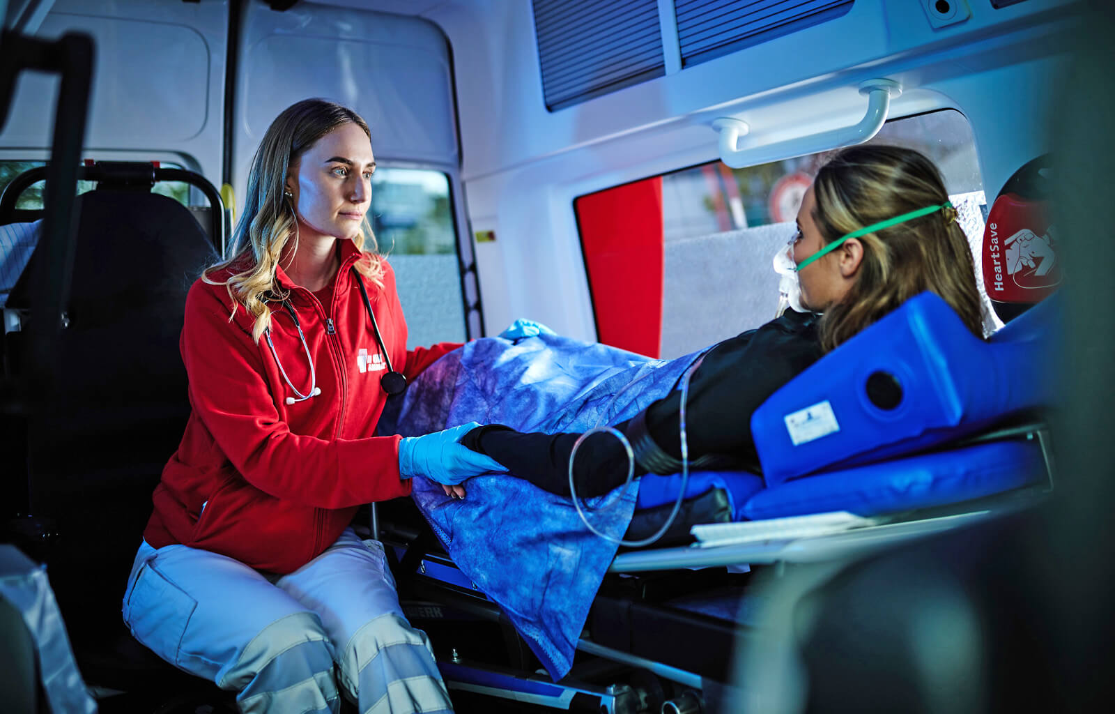 UNA AMBULANZ Berlin - Rückholdienst - hochwertige medizinische Betreuung