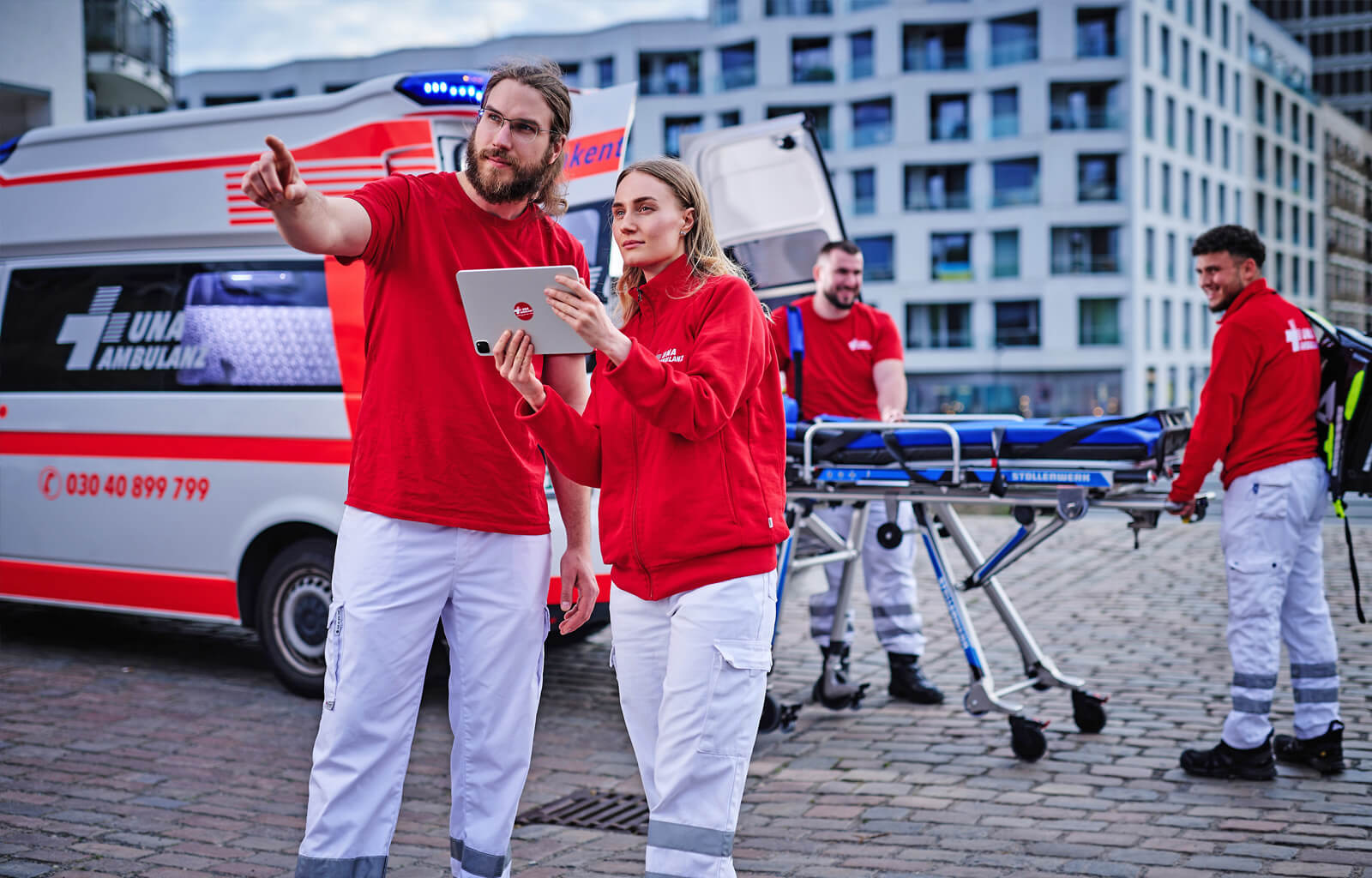 UNA AMBULANZ Berlin - Sanitätsdienst - medizinische Erstversorgung direkt vor Ort