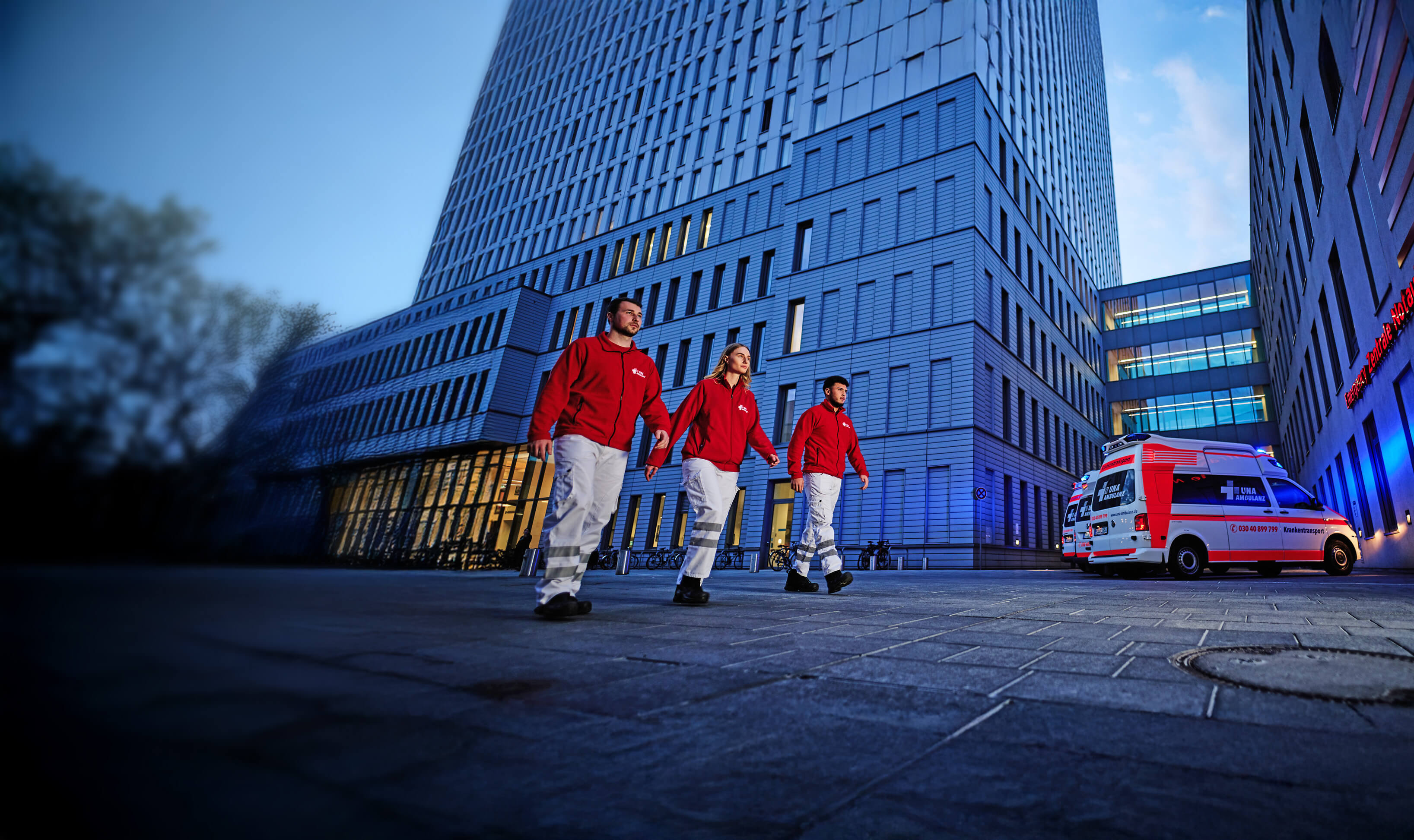 UNA AMBULANZ Berlin - Über uns